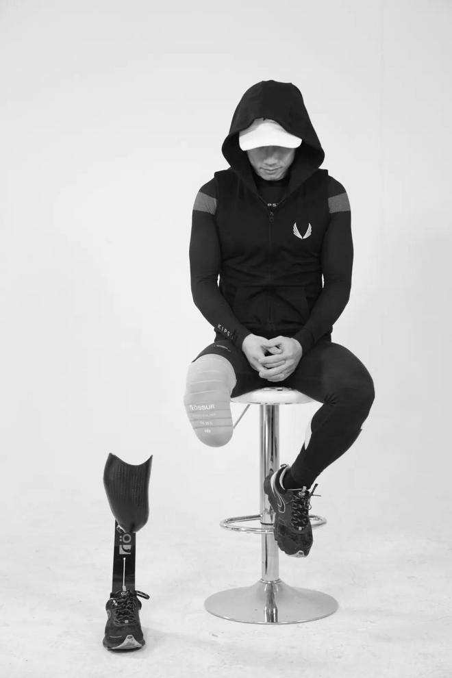 独脚潘：截肢后，开始重新思考人与身体的关系