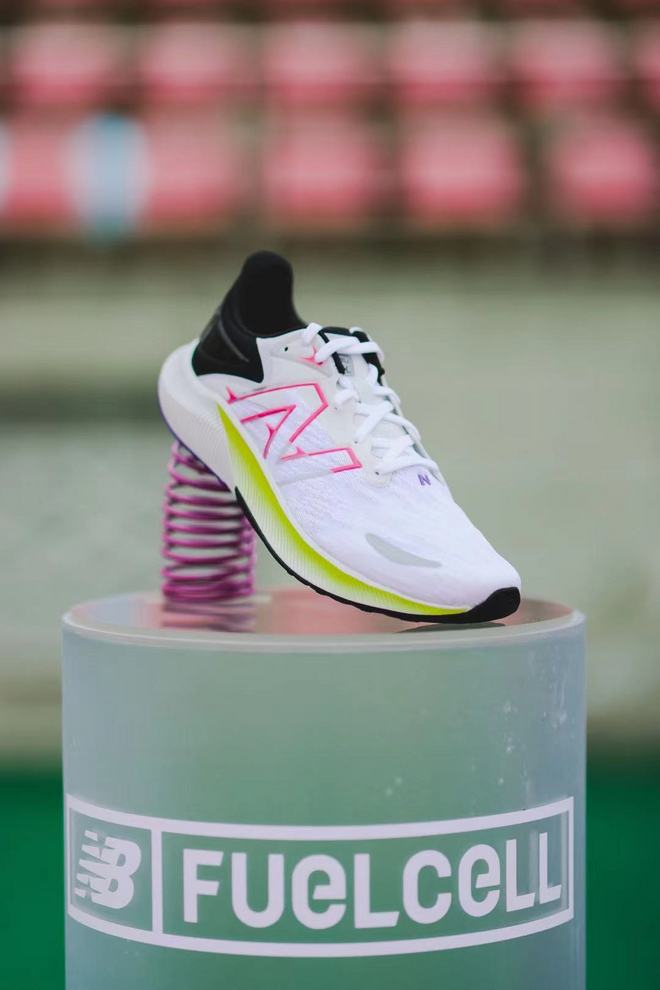 重速本色，挑战最速！2021 New Balance 一英里训练营热力开练