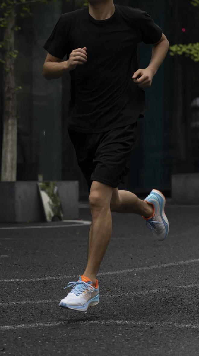 李宁越影 给了我们多一种可能