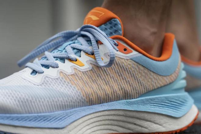 李宁越影 给了我们多一种可能