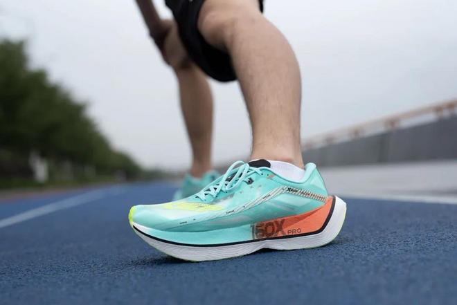 PRO 你的快｜特步160X PRO会是你的竞速利器吗？