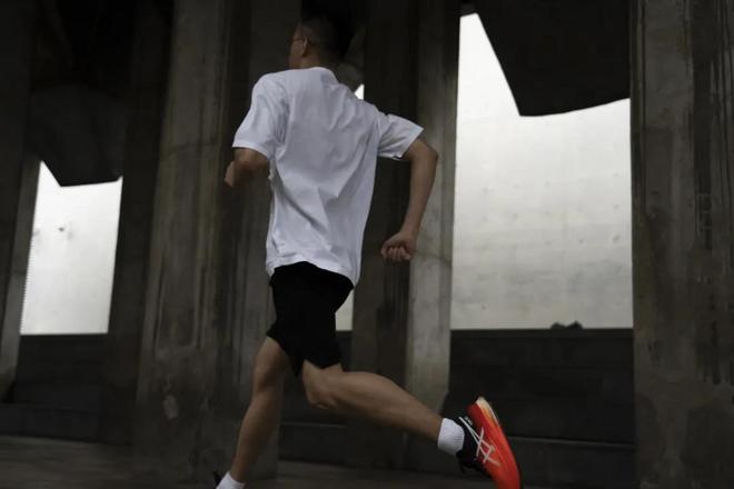 什么叫大步流星？ Asics MetaSpeed Sky