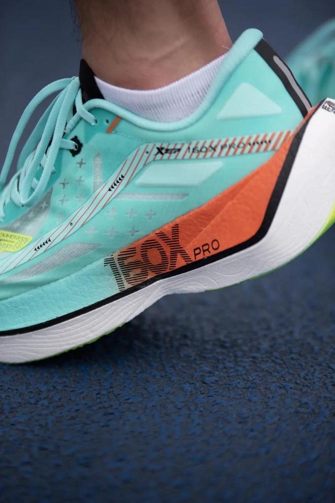 PRO 你的快｜特步160X PRO会是你的竞速利器吗？