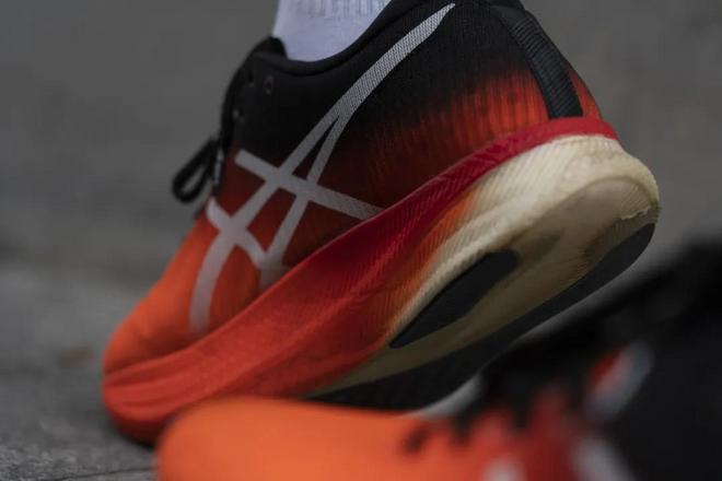 什么叫大步流星？ Asics MetaSpeed Sky