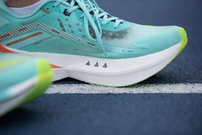 PRO 你的快｜特步160X PRO会是你的竞速利器吗？