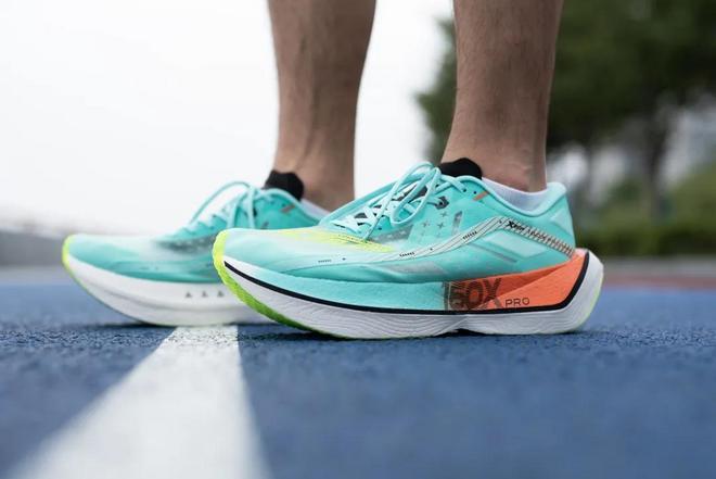 PRO 你的快｜特步160X PRO会是你的竞速利器吗？