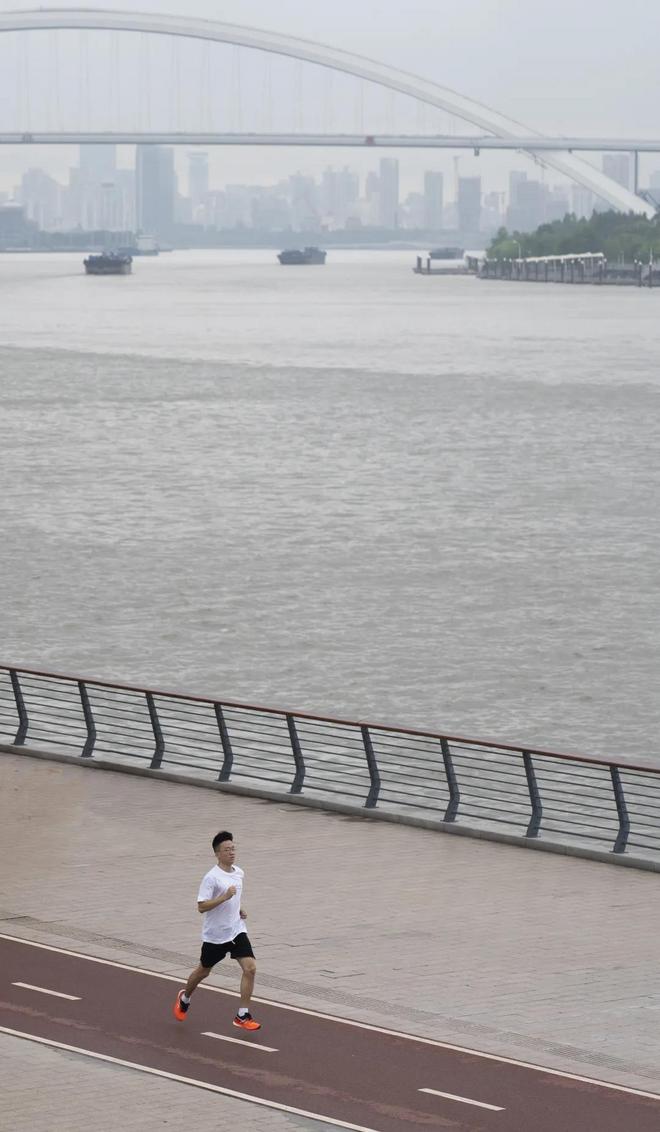 什么叫疾步如飞？ Asics MetaSpeed Edge