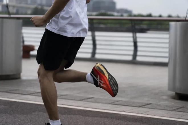 什么叫大步流星？ Asics MetaSpeed Sky