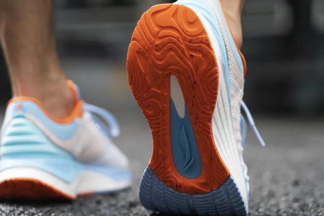 李宁越影 给了我们多一种可能