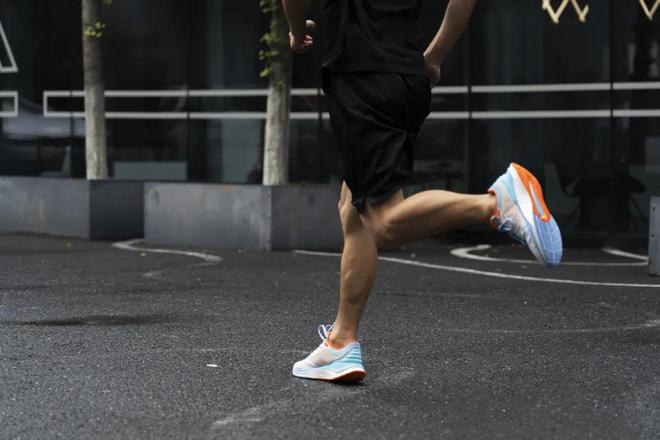 李宁越影 给了我们多一种可能