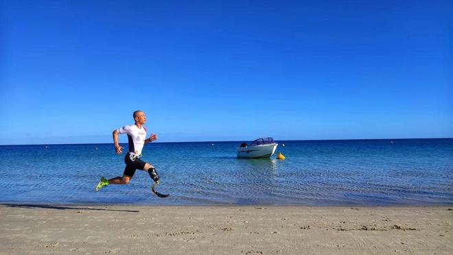 独脚潘：截肢后，开始重新思考人与身体的关系