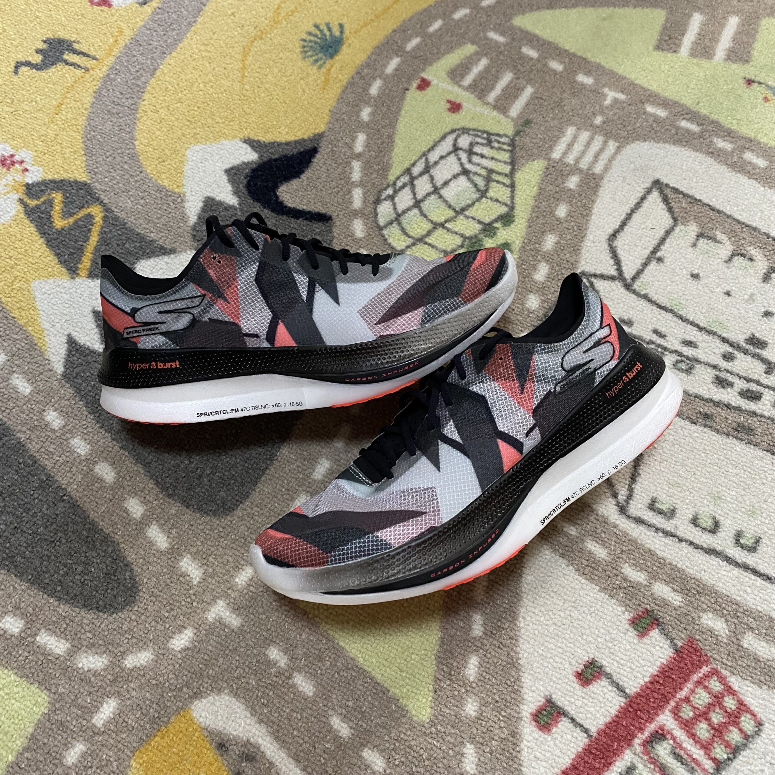 又轻又弹！从4分到8分配，更适合大众Skechers Speed Freek飞客碳板跑鞋