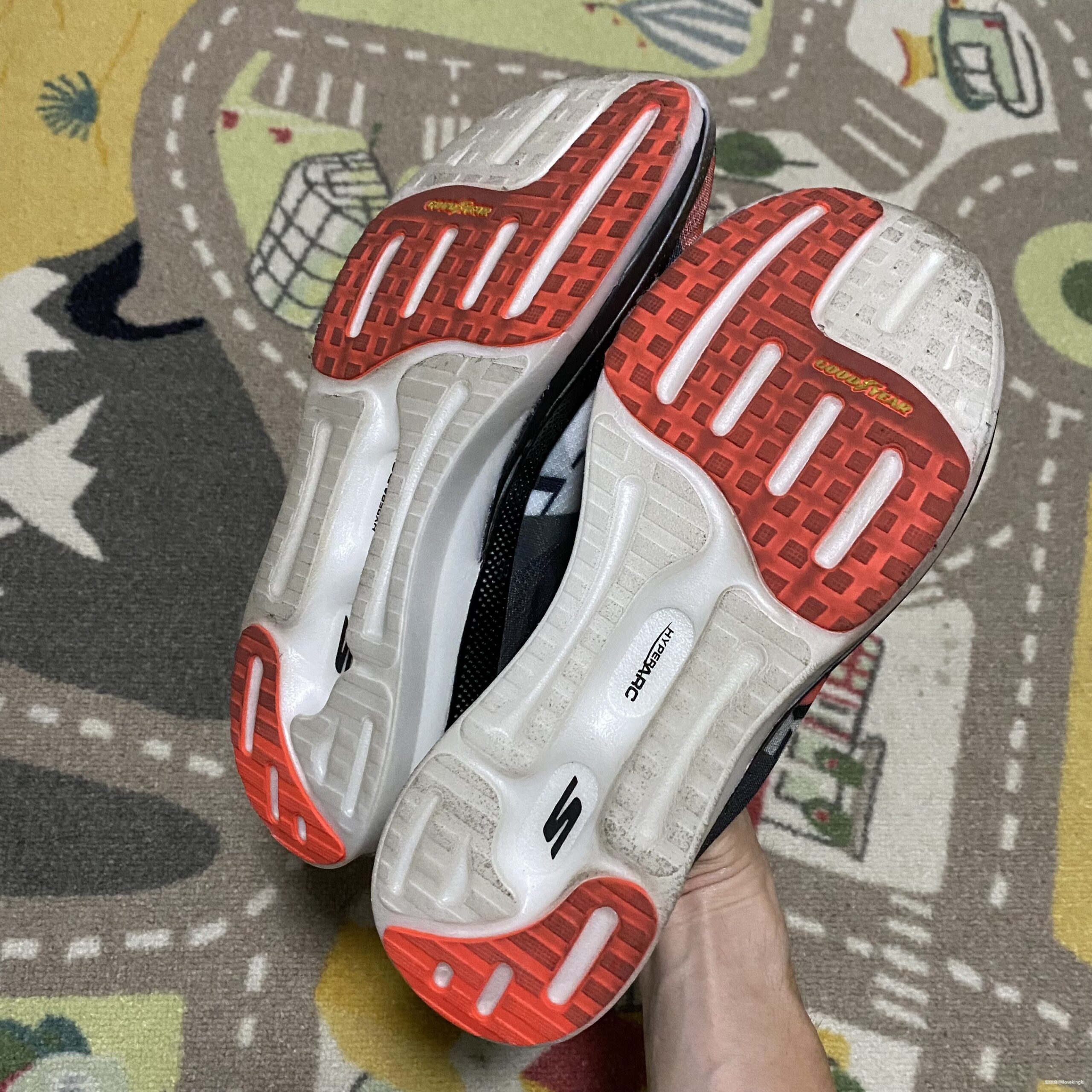 又轻又弹！从4分到8分配，更适合大众Skechers Speed Freek飞客碳板跑鞋