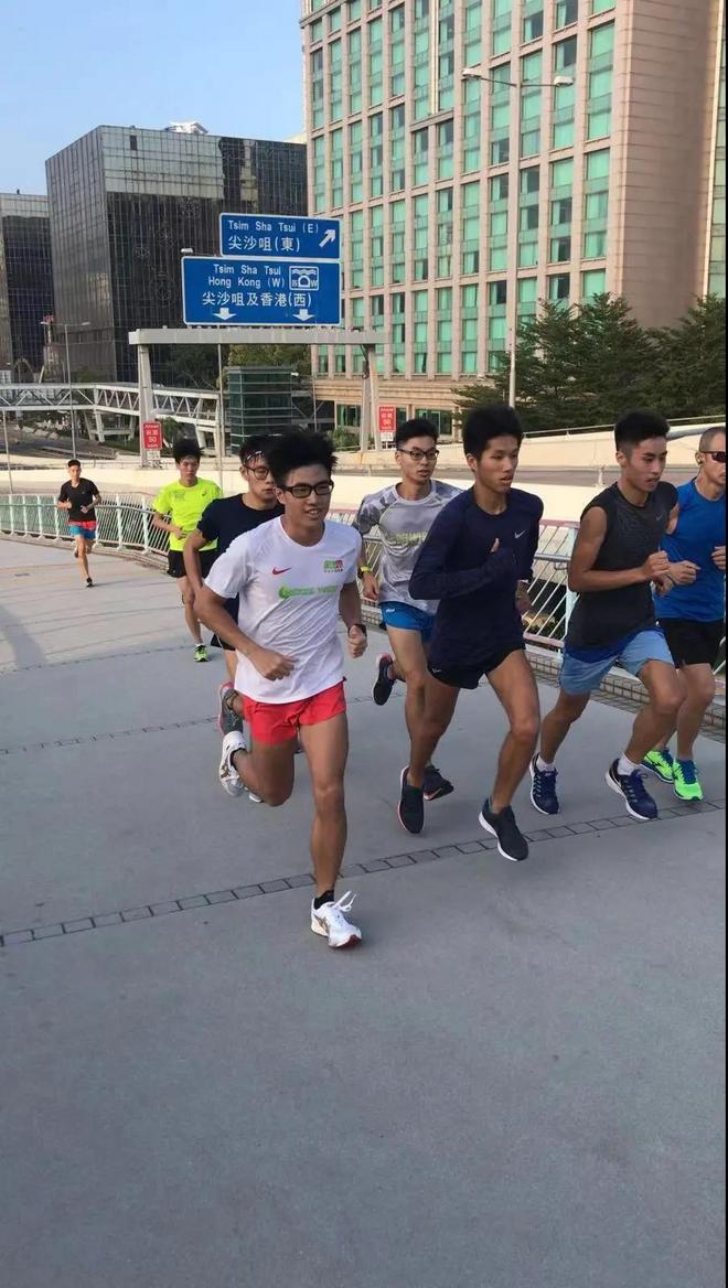 龙虎跑师 香港一哥 黃尹雋