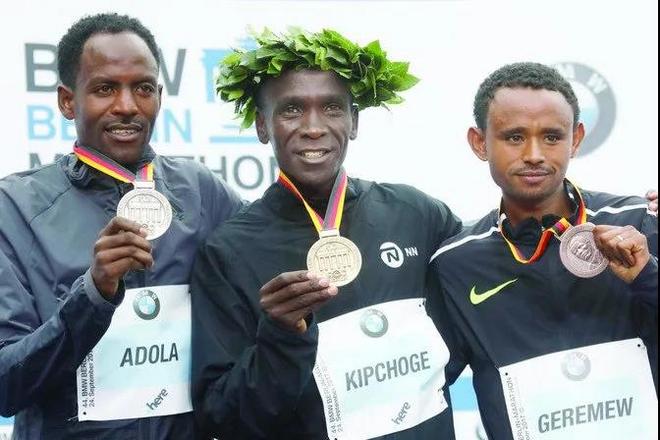 阿多拉（Guye Adola）的两次柏林之旅