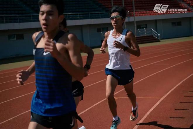 龙虎跑师 香港一哥 黃尹雋