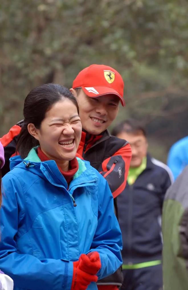 做你的眼睛（一） · 让跑者们 “看见光明”