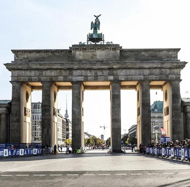 最速柏林 鸣枪在即