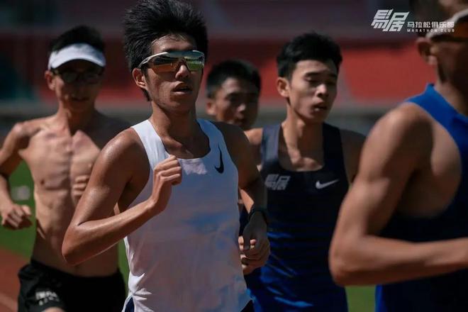 龙虎跑师 香港一哥 黃尹雋