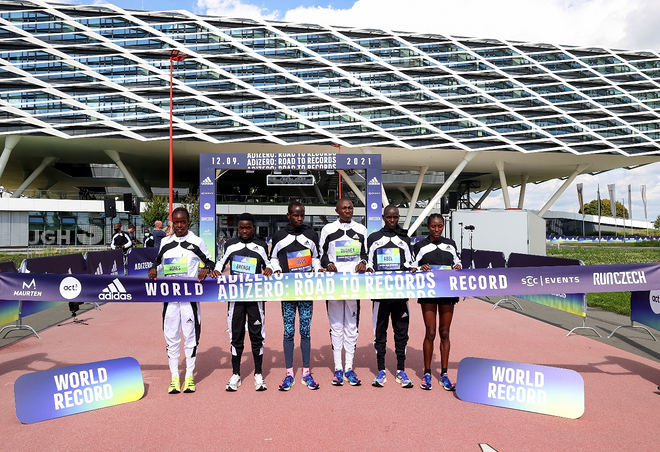 阿迪达斯ADIZERO助推跑者在多项比赛中缔造新纪元—— 在阿迪达斯总部举办的各项测试比赛中，多项世界纪录被打破！