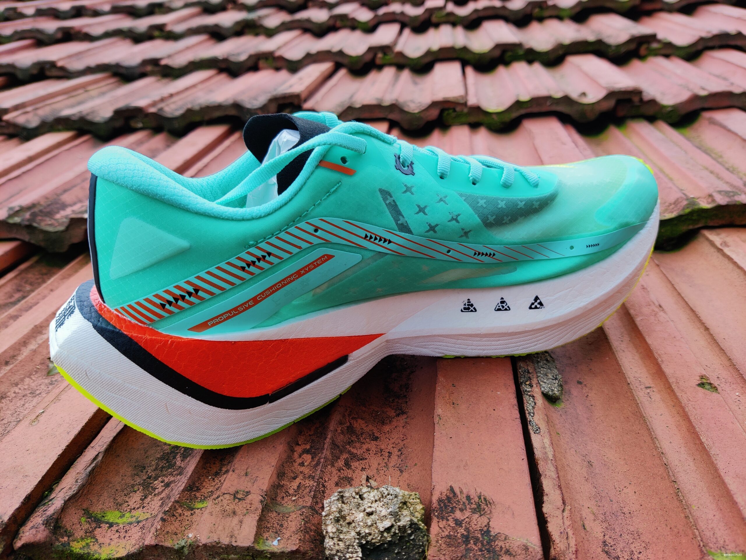 特步160X PRO，一双为快而来的跑鞋