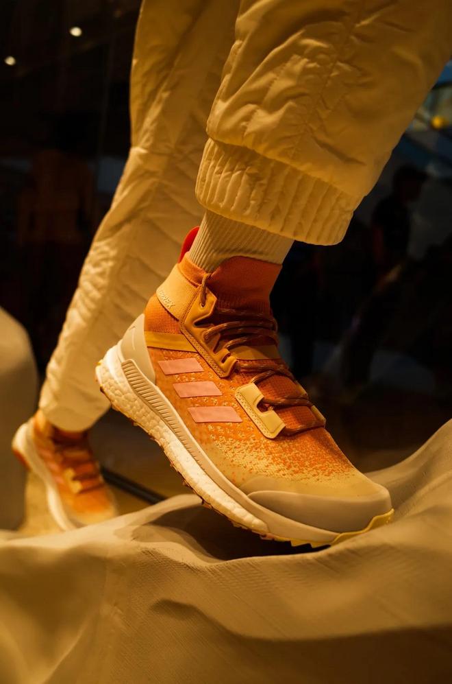 adidas TERREX 中国首家旗舰店 挂牌开业