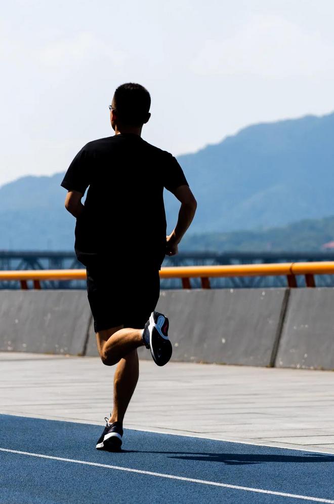 NB，稳的！| New Balance FC Prism V2