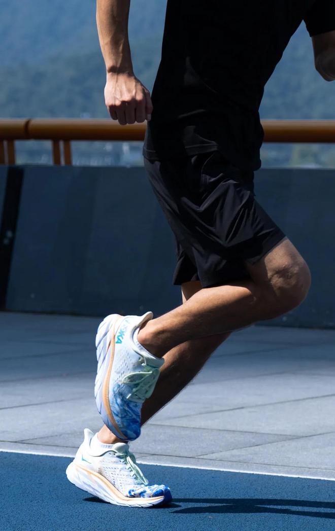 测评 | 越跑越笃定 HOKA ONE ONE CLIFTON 8