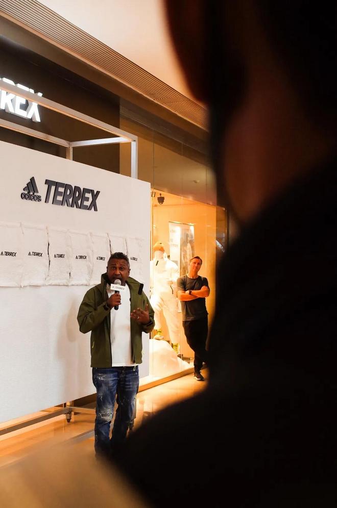 adidas TERREX 中国首家旗舰店 挂牌开业