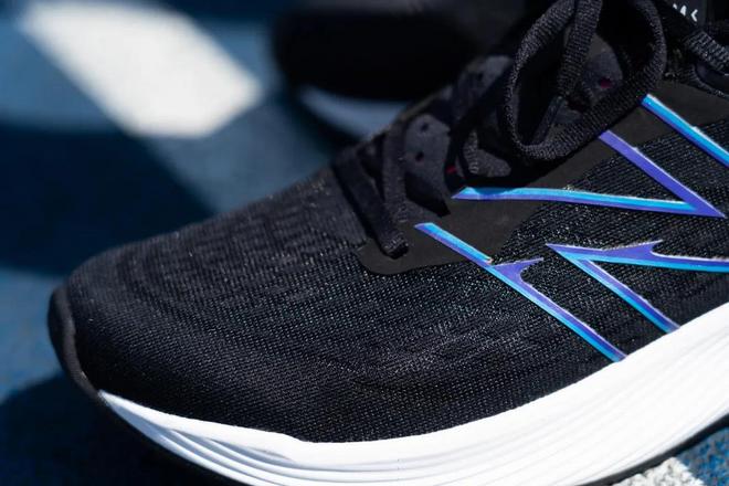 NB，稳的！| New Balance FC Prism V2