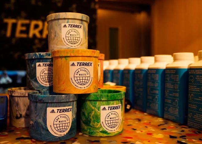 adidas TERREX 中国首家旗舰店 挂牌开业