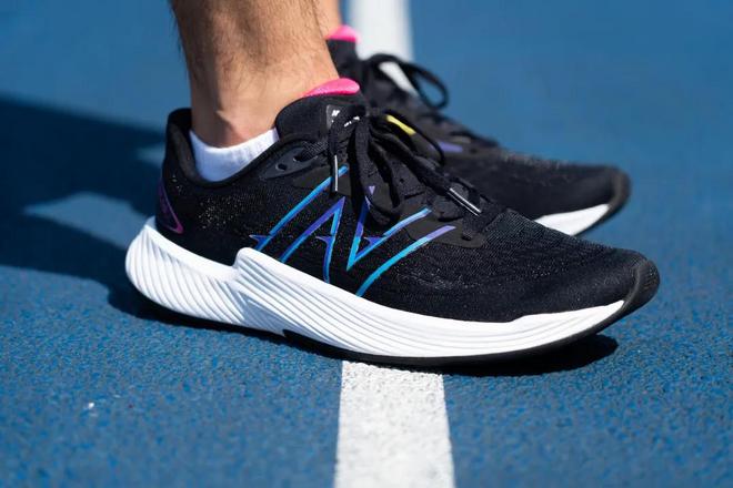 NB，稳的！| New Balance FC Prism V2