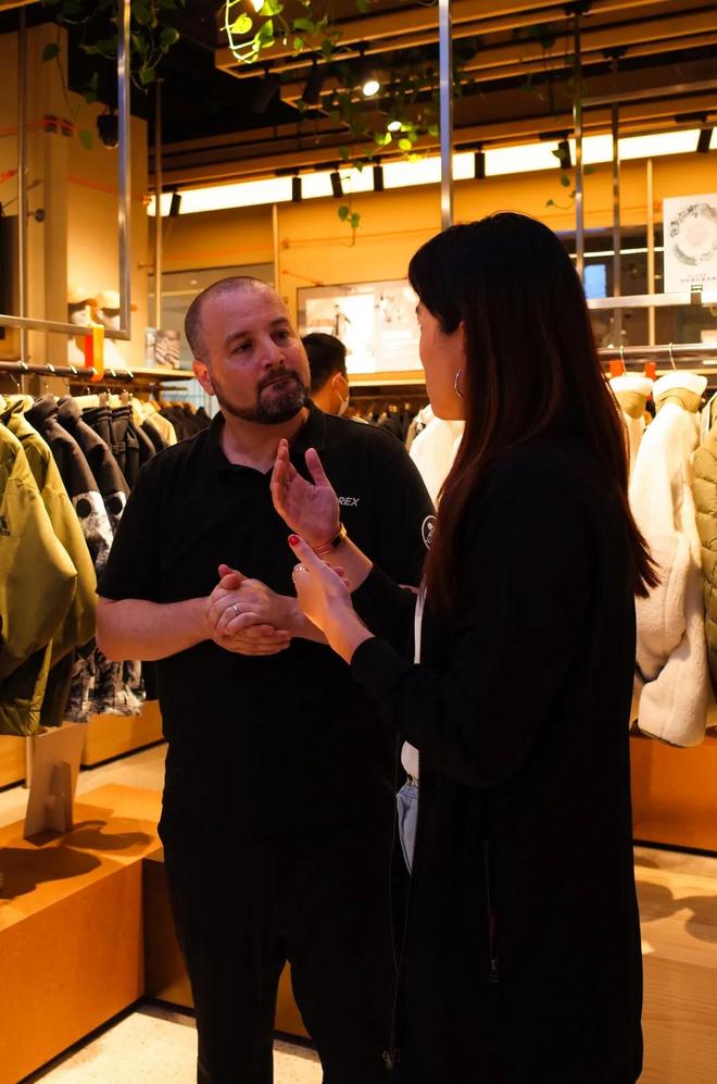 adidas TERREX 中国首家旗舰店 挂牌开业