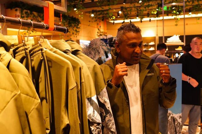 adidas TERREX 中国首家旗舰店 挂牌开业