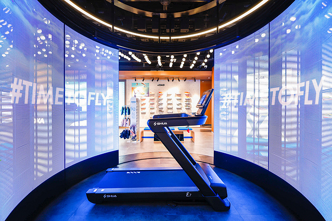 轻盈如飞 再启新程 HOKA ONE ONE®全球首家直营品牌体验店正式开业