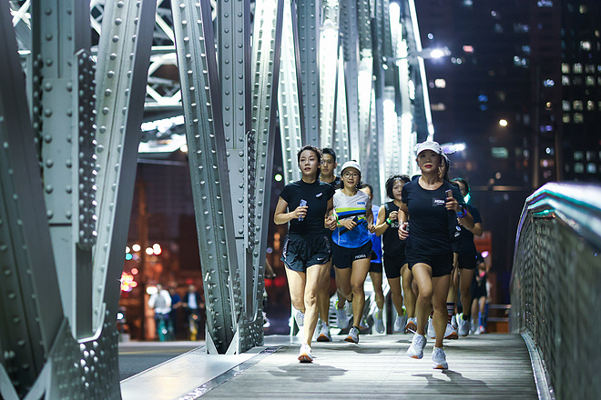 轻盈如飞 再启新程 HOKA ONE ONE®全球首家直营品牌体验店正式开业