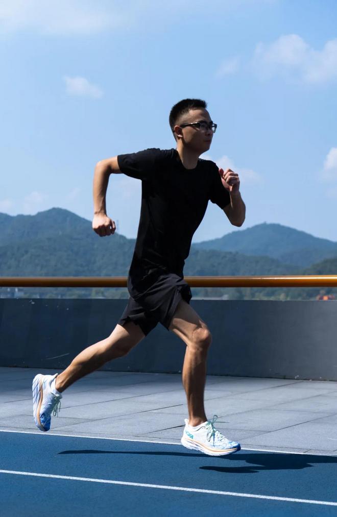 测评 | 越跑越笃定 HOKA ONE ONE CLIFTON 8