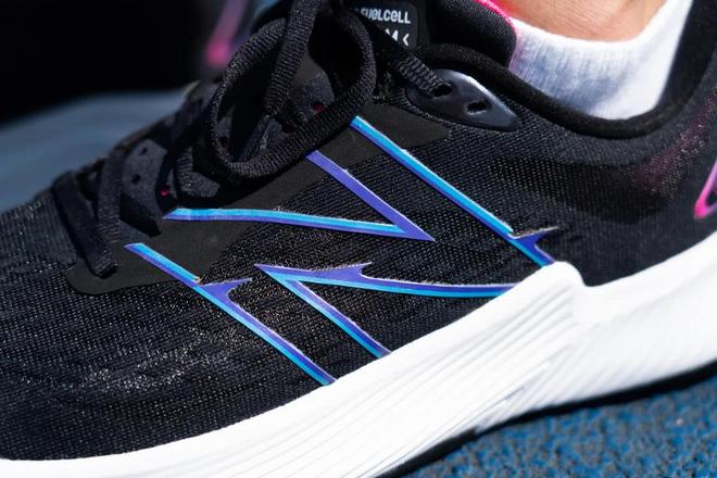 NB，稳的！| New Balance FC Prism V2