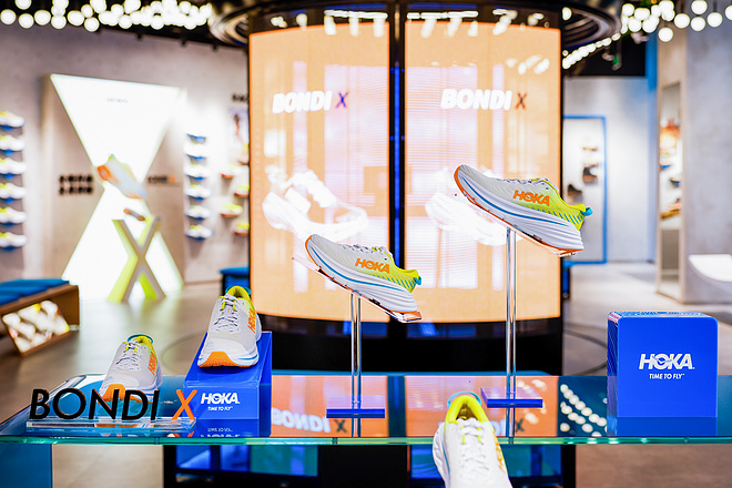 轻盈如飞 再启新程 HOKA ONE ONE®全球首家直营品牌体验店正式开业