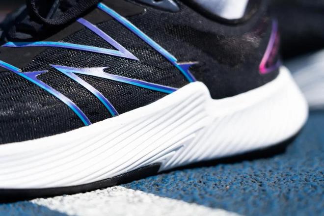 NB，稳的！| New Balance FC Prism V2