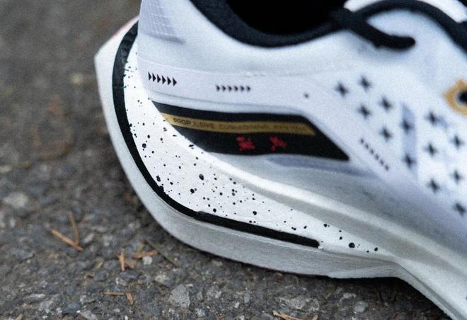 就算不跑汉马，我们也要把这双鞋送给你