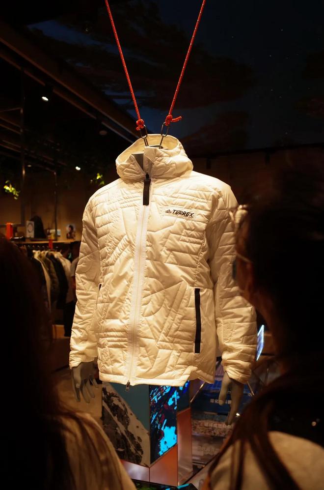 adidas TERREX 中国首家旗舰店 挂牌开业