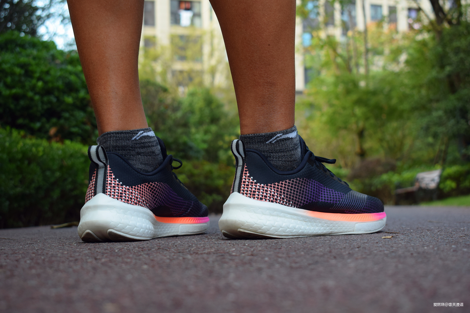 李宁赤兔5PRO跑鞋，进可攻，退可守！