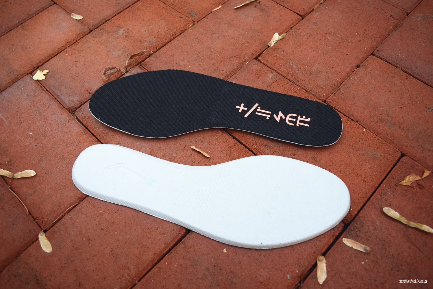 李宁赤兔5PRO跑鞋，进可攻，退可守！