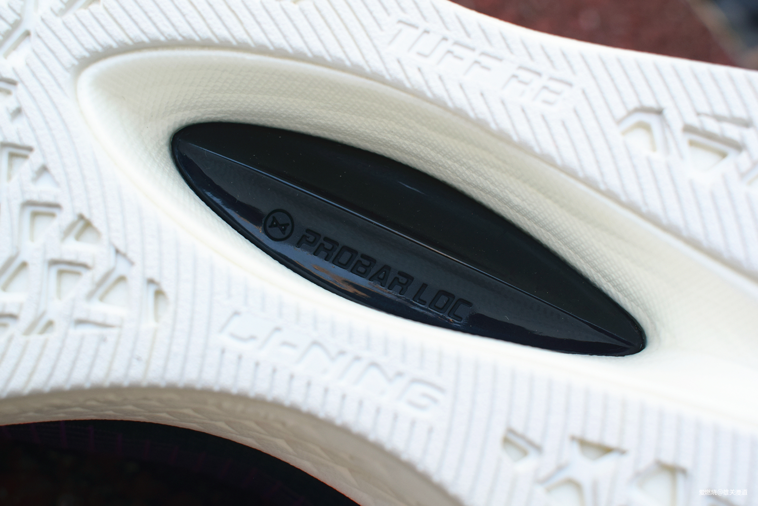 李宁赤兔5PRO跑鞋，进可攻，退可守！