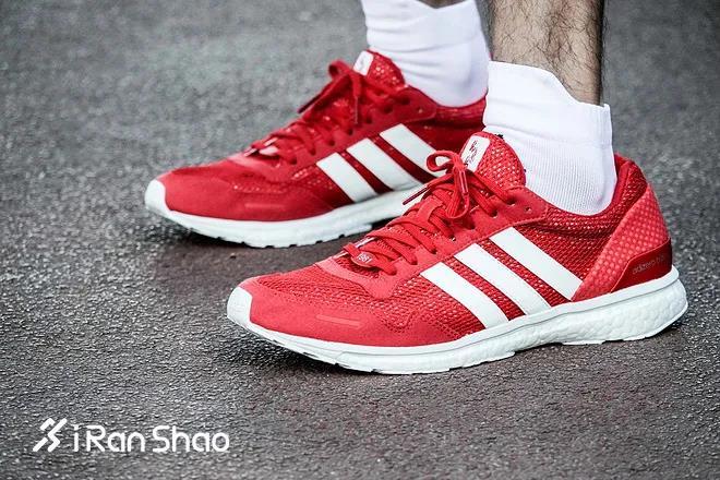 那些年的adidas北马限定款，唤醒了谁珍藏已久的国马情结？