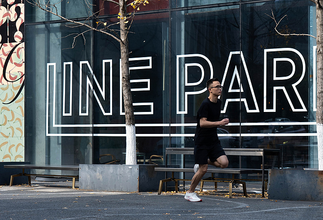 新一代国民跑鞋 安踏柏油路霸