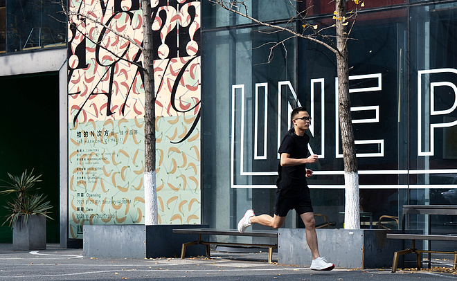 新一代国民跑鞋 安踏柏油路霸