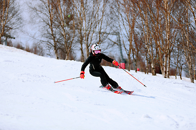 “是滑雪 让我敬爱自然”——钢镚儿