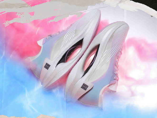 科技比拼｜Nike ZoomX Invincible VS 李宁绝影